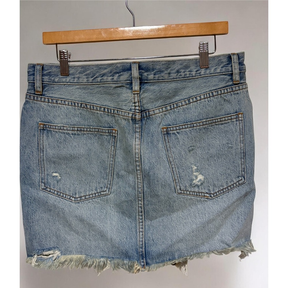 Free People We The Free Distressed Denim Jean Skirt Size 30 New with Tag - Picture 2 of 7